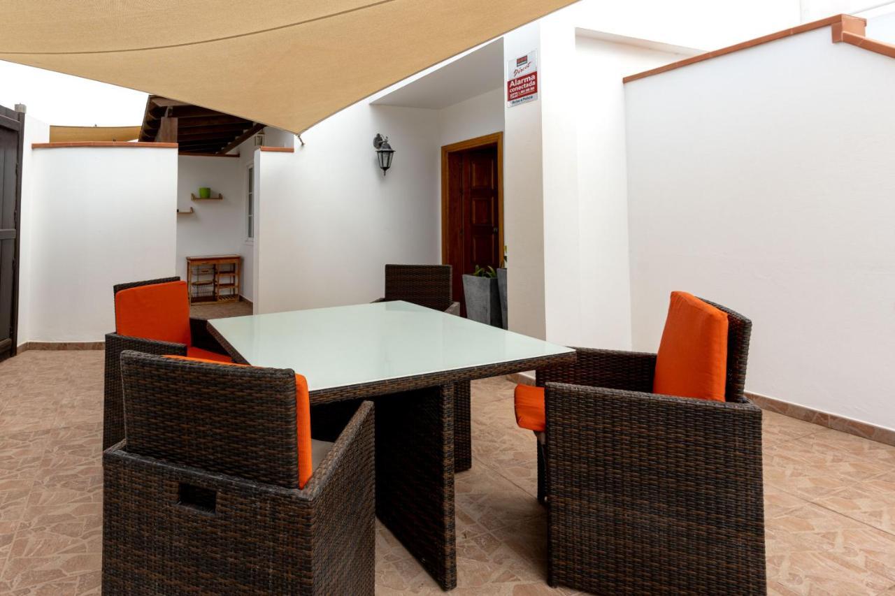 Villa Marina II Beachfront Corralejo By Holidays Home Exterior photo